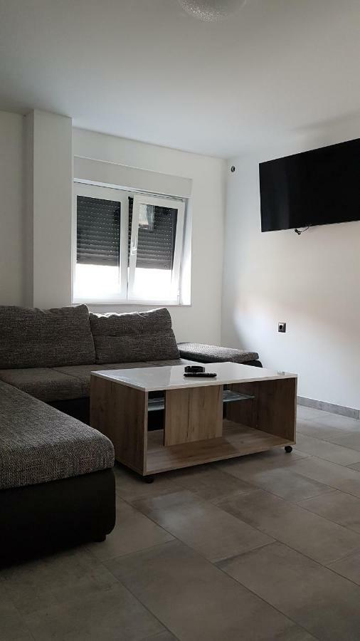 Apartments Star With Pool بيوغْغاد نا موغو المظهر الخارجي الصورة