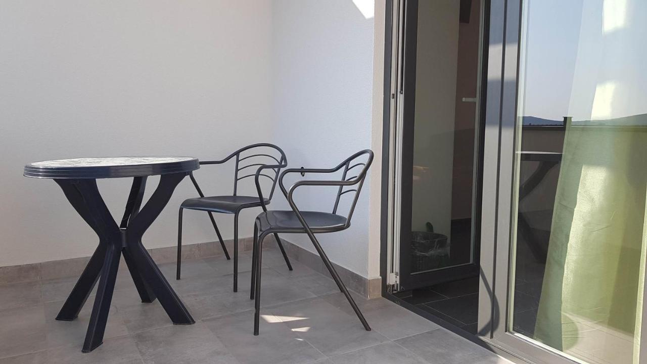 Apartments Star With Pool بيوغْغاد نا موغو المظهر الخارجي الصورة